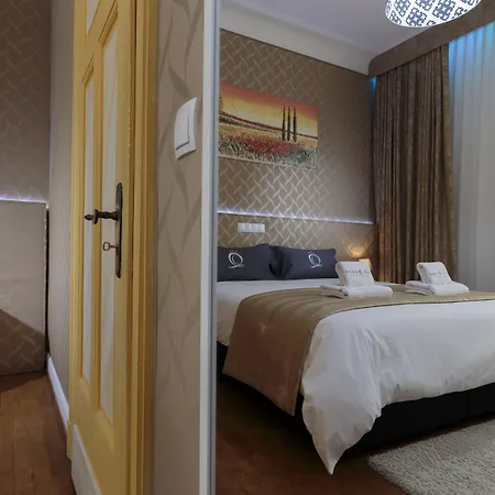 The Queen Luxury - Gemma * Luxembourg