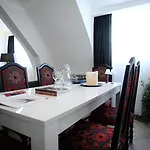 The Queen Luxury - Gemma Apartment