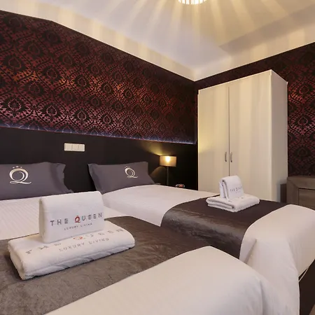 The Queen Luxury - Gemma Luxemburg