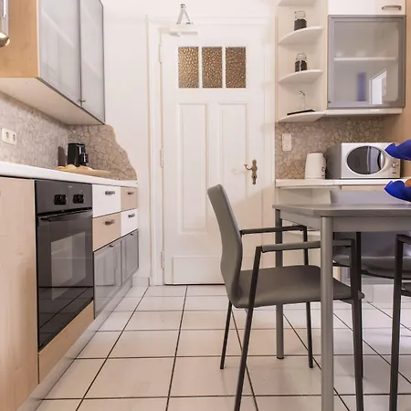 The Queen Luxury - Gemma * Luxembourg