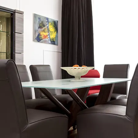 The Queen Luxury - Gemma Apartment *