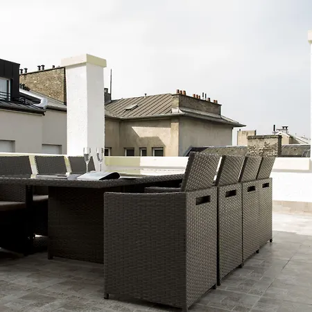 The Queen Luxury - Gemma Luxemburg