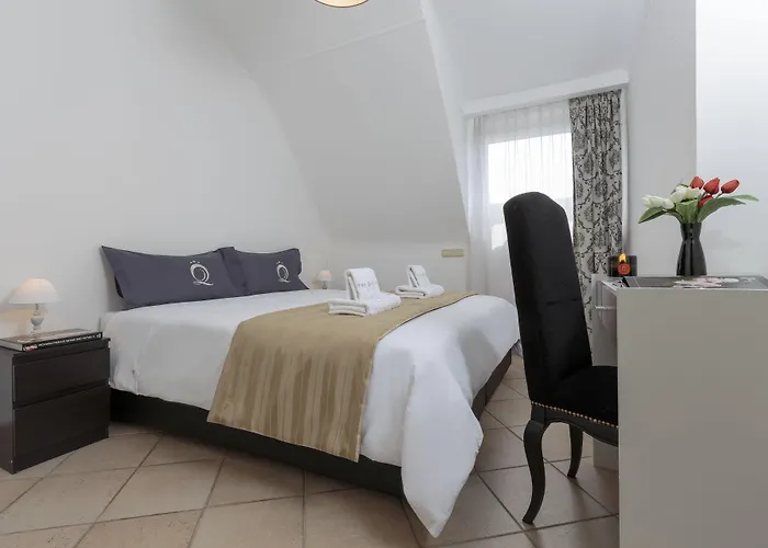 The Queen Luxury - Gemma * Luxembourg