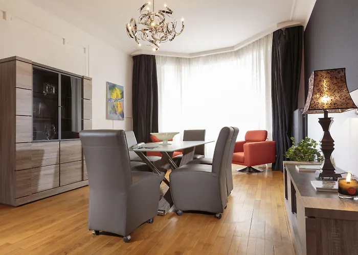 The Queen Luxury - Gemma Luxembourg