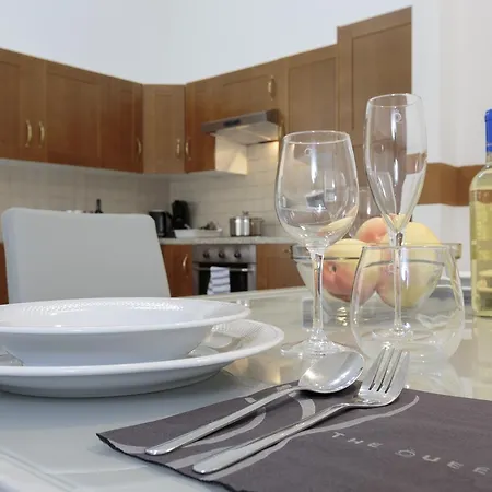The Queen Luxury - Gemma Apartment *