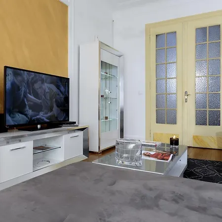 The Queen Luxury - Gemma Apartment