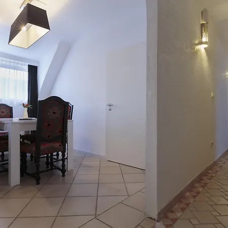 The Queen Luxury - Gemma Apartment *
